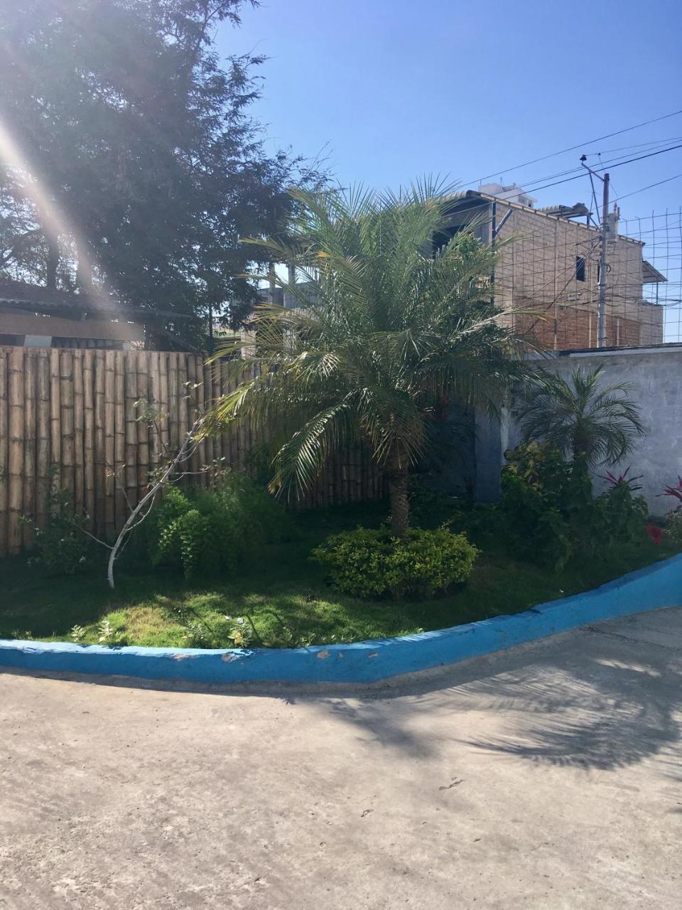 Hostal Albatros Manta Exterior foto
