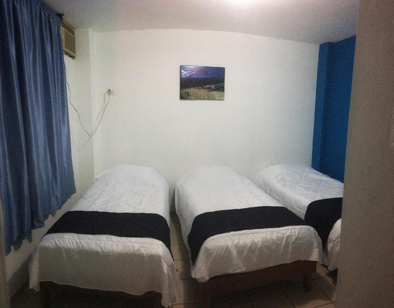 Hostal Albatros Manta Exterior foto